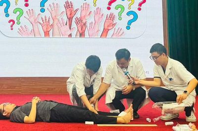 74 nhân viên trạm y tế được đào tạo cấp cứu ngoại viện