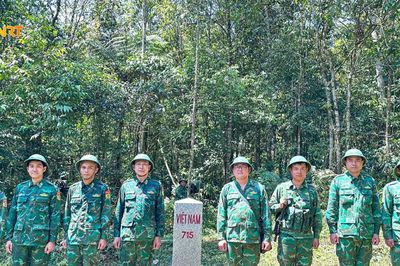 Giữ vững biên cương, bền chặt tình quân dân