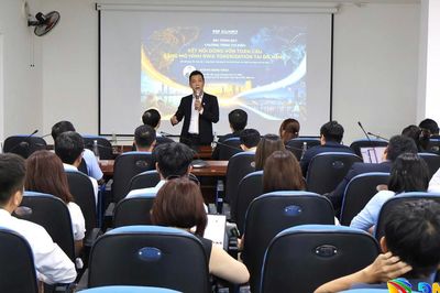 Cập nhật các thông tin về nguồn vốn và thị trường cho doanh nghiệp