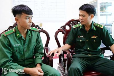 Chiến sĩ biên phòng trả lại 6 triệu đồng tiền chuyển khoản nhầm