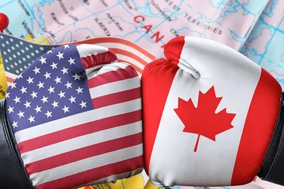Mỹ cấm nhập khẩu một số hàng hóa Canada, thương chiến tiếp tục leo thang