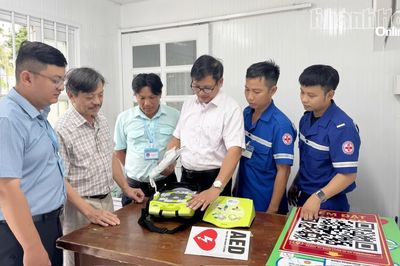 Lắp đặt 4 máy khử rung tim tự động dọc khu vực bờ biển phường Nha Trang