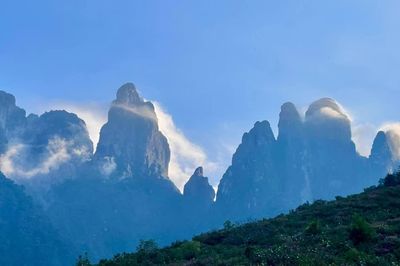 Khảo sát tuyến đường chinh phục đỉnh Ngũ Chỉ Sơn