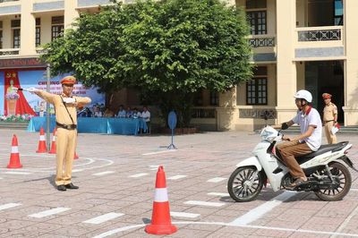 5.000 sinh viên Đại học Nghệ An được trang bị kỹ năng lái xe an toàn