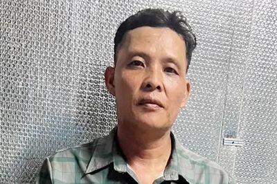 Tạm giữ đối tượng đổ xăng đốt vợ cũ