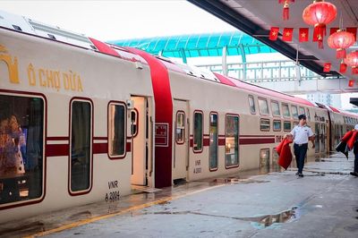 Tàu Hà Nội 5 cửa ô và hiệu quả du lịch đường sắt