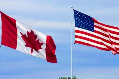 Mỹ loại hàng Canada khỏi các gói mua sắm liên bang