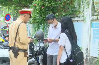 Nhiều phụ huynh đang gián tiếp khiến học sinh vi phạm giao thông