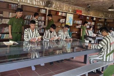 Những cuốn sách gieo mầm hướng thiện trong trại tạm giam Đà Nẵng