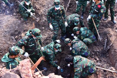 Phát hiện thêm rãnh mộ liệt sĩ ở Công viên Lê Thị Riêng