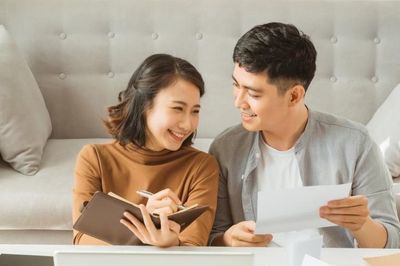 Người trẻ được dạy quản lý tiền trước kết hôn, khuyến khích cưới trước 30 tuổi