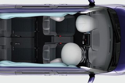 Rẻ hơn Kia Morning, MPV của Toyota giá 306 triệu đồng sở hữu ADAS từ bản rẻ nhất, có cả 4WD