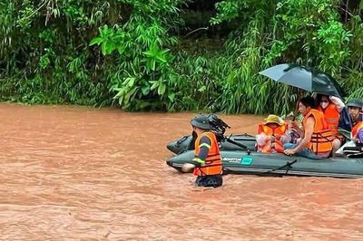 Vì sao đợt mưa lớn ở miền Trung diễn biến phức tạp?
