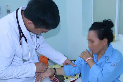 Cứu sống người phụ nữ 51 tuổi sau cơn sốc tim nguy kịch