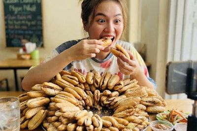 Cảnh báo trào lưu thi ăn tốc độ và mukbang 'ngược đãi dạ dày' gây nguy hiểm