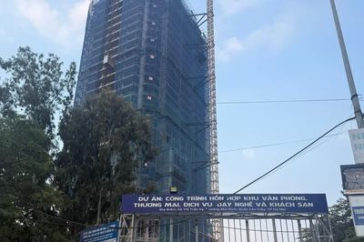 Vì sao không đình chỉ thi công công trình 176 Trần Vỹ, nơi xảy ra tai nạn lao động chết người?