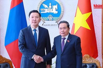 [Video] Việt Nam sẵn sàng tháo gỡ thể chế, thúc đẩy hợp tác kinh tế, thương mại với Mông Cổ