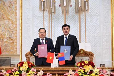 Quốc hội Việt Nam và Quốc hội Mông Cổ ký Biên bản ghi nhớ về hợp tác