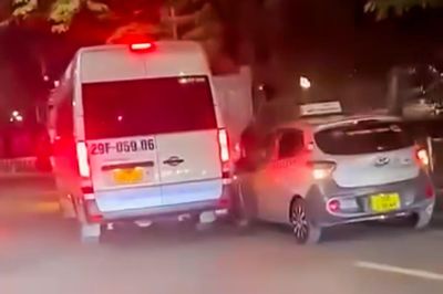 Hà Nội: Khẩn trương làm rõ vụ hai ô tô lạng lách, đuổi nhau trên đường Giải Phóng
