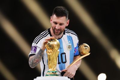 Quả bóng vàng 2026: Messi có tên, Ronaldo tiếp tục vắng bóng
