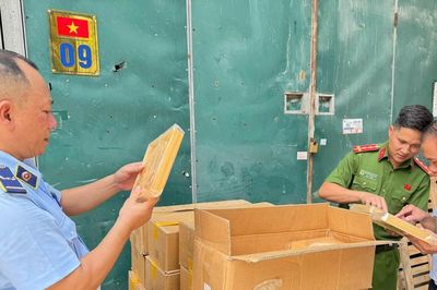 Tạm giữ hơn 7.500 bánh Trung thu nhập lậu, không rõ nguồn gốc tại Hà Nội
