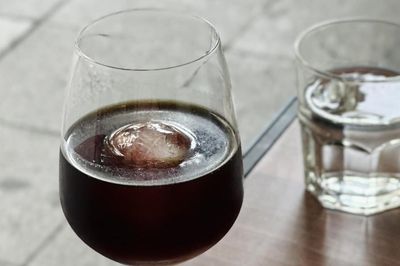 Lý do nên uống nước trước khi thưởng thức cà phê sáng