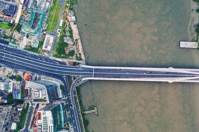 Một lô đất ký hai hợp đồng, người mua trả 370 triệu đồng cho cả anh và em