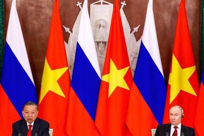 Hoan nghênh Tổng thống Putin xem xét việc miễn thị thực cho công dân Việt Nam