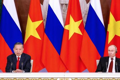 Hoan nghênh Tổng thống Putin xem xét việc miễn thị thực cho công dân Việt Nam