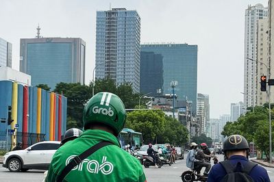 Tài xế Grab kể chuyện chạy 12 tiếng, thực nhận 350.000 đồng/ngày