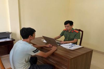Khởi tố đối tượng tàng trữ và vận chuyển trái phép vũ khí quân dụng