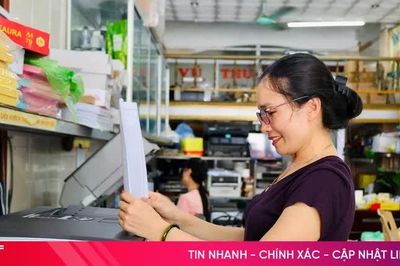 Thiếu sách giáo khoa, phụ huynh sao chép cho con học có vi phạm bản quyền?