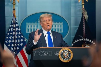 Tổng thống Trump hứa thưởng cho người dân nếu đảng Cộng hòa thắng bầu cử giữa kỳ