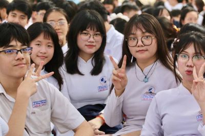 TP Hồ Chí Minh: Cắt giảm hội thi, hội họp không cần thiết và đẩy mạnh hồ sơ số trong trường học