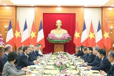 Việt Nam - Pháp củng cố hợp tác trên nền tảng đối thoại và tin cậy