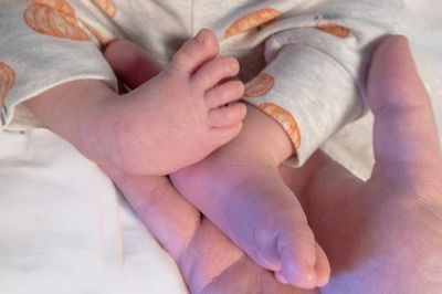 Người dân 10 tỉnh, thành được khuyến khích sinh đủ 2 con trước mốc tuổi này