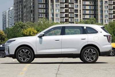 SUV 7 chỗ công suất 254 mã lực, giá chưa tới 480 triệu đồng