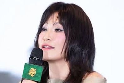 Nghệ sĩ Hồng Đào báo tin không ngờ tới ở tuổi 60