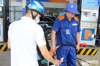 Giá xăng, dầu đồng loạt tăng
