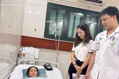 Cô giáo Nghệ An cứu bé trai 2 tuổi khỏi xe tải được hỗ trợ lắp chân giả