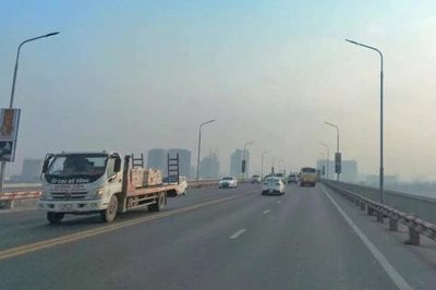 Hà Nội: Cấm xe tải từ 2 tấn, xe khách từ 16 chỗ qua cầu Thăng Long