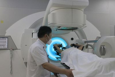 Yêu cầu Bệnh viện E xác minh thông tin tiêu cực tại Khoa Xạ trị