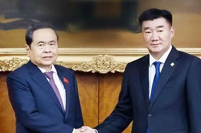 Chủ tịch Quốc hội Trần Thanh Mẫn hội đàm với Chủ tịch Quốc hội Mông Cổ