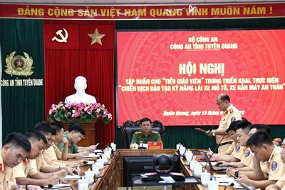Tập huấn 'tiểu giáo viên' triển khai chiến dịch đào tạo kỹ năng lái xe an toàn