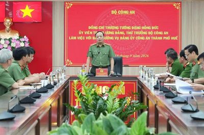 Công an TP Huế tiếp tục triển khai thực chất, hiệu quả phong trào thi đua 'Ba nhất'