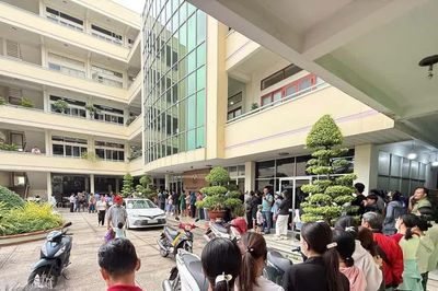 TP Hồ Chí Minh tháo gỡ việc phụ huynh xếp hàng mua sách giáo khoa