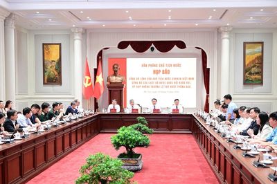 Công bố lệnh của Chủ tịch nước về 15 Luật được Quốc hội thông qua