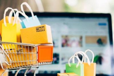 Đề xuất hạ ngưỡng miễn thuế hàng nhập khẩu từ 1 triệu xuống 100.000 đồng