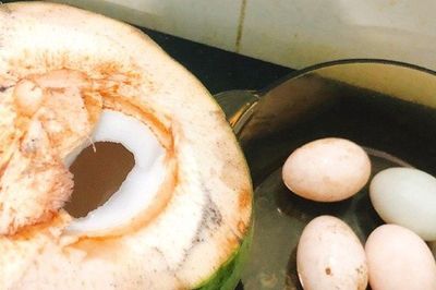 Luộc trứng vịt lộn, cho thêm thứ này để trứng thơm ngọt, giảm mùi tanh