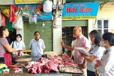 Kiểm tra đột xuất về quản lý giết mổ, an toàn thực phẩm tại phường Việt Hưng